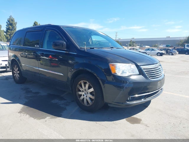 Salvage Chrysler Town & Country Image