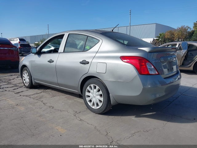 Nissan Versa 1.6 S+