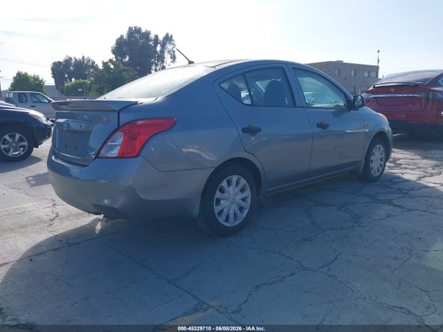 Nissan Versa 1.6 S+