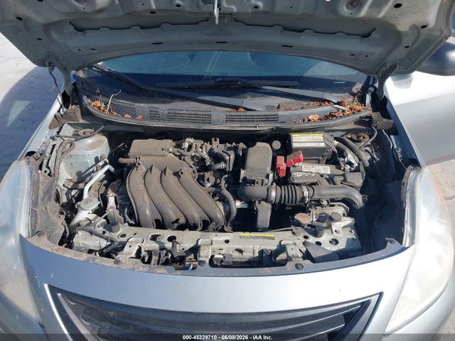 Nissan Versa 1.6 S+