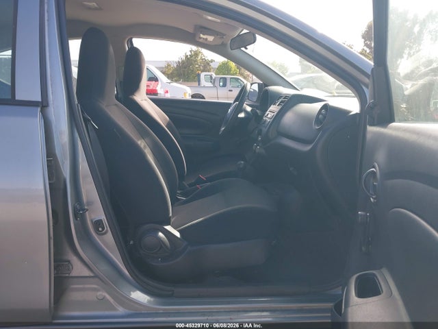 Nissan Versa 1.6 S+