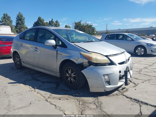 Salvage Toyota Prius Image