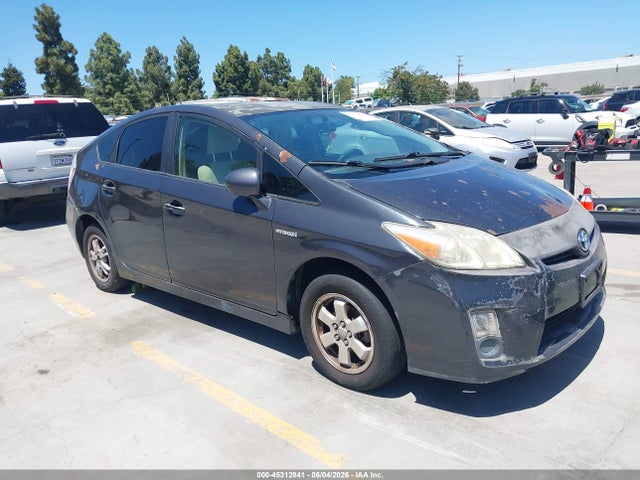 Salvage Toyota Prius Image