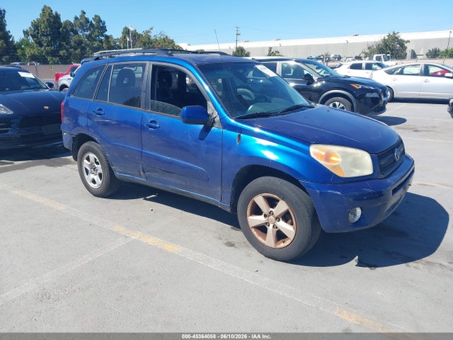 Salvage Toyota RAV4 Image