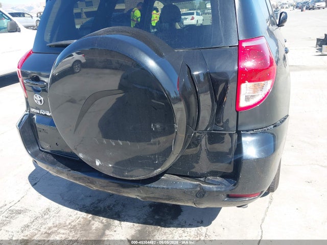 Toyota RAV4 Limited V6