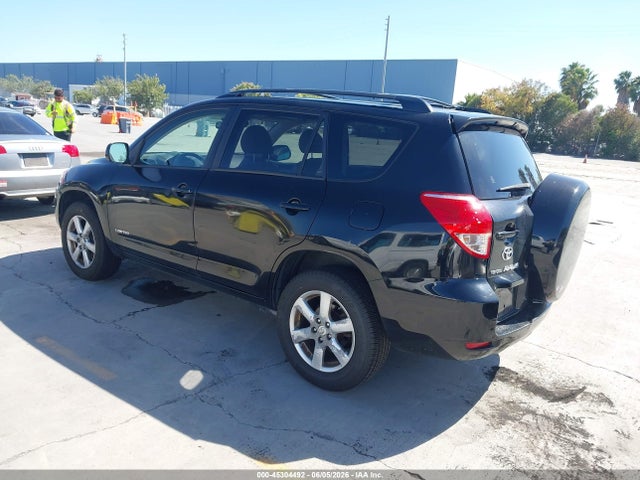 Toyota RAV4 Limited V6