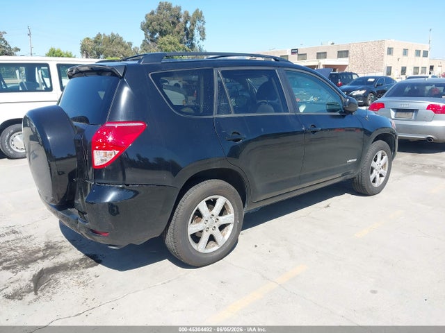 Toyota RAV4 Limited V6