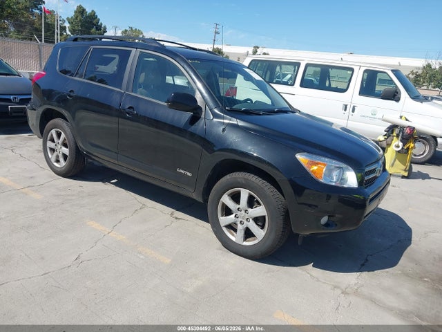 Salvage Toyota RAV4 Image