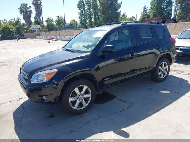 Toyota RAV4 Limited V6