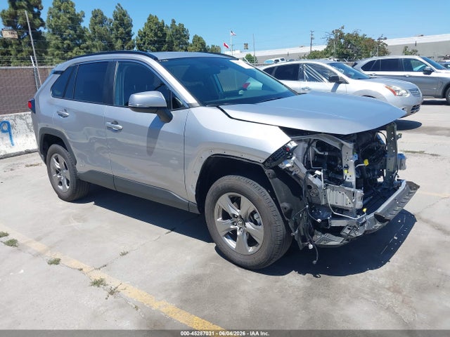 Salvage Toyota RAV4 Image