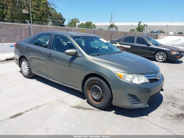 Salvage Toyota Camry Image