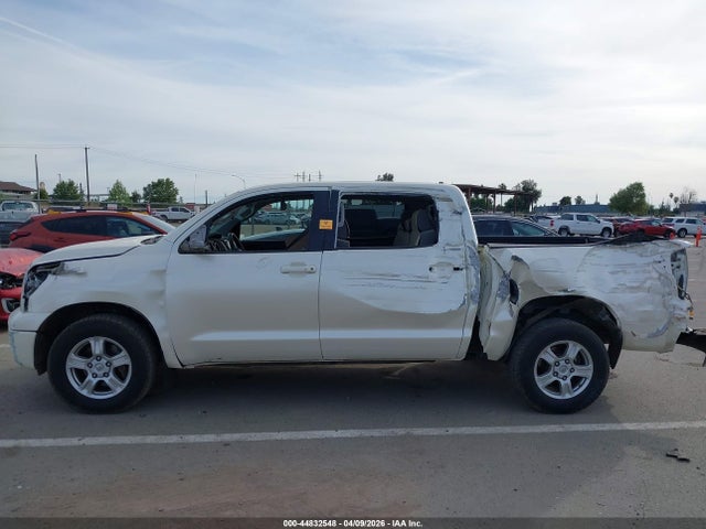 Toyota Tundra Sr5 5.7l V8