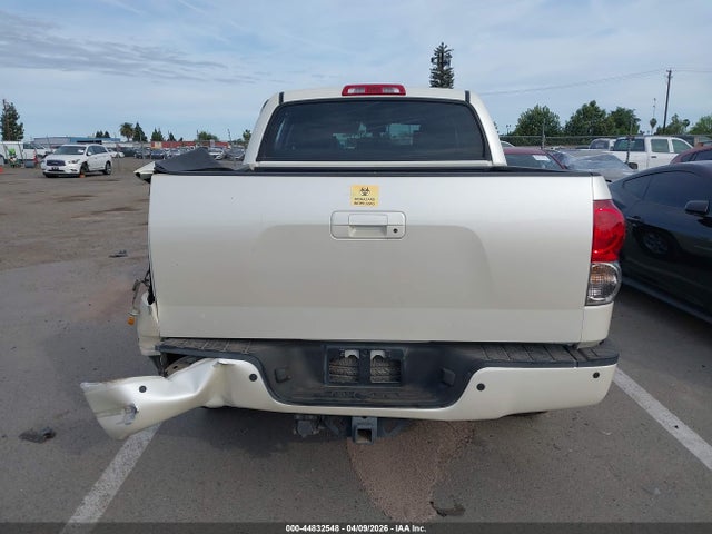 Toyota Tundra Sr5 5.7l V8