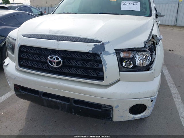 Toyota Tundra Sr5 5.7l V8