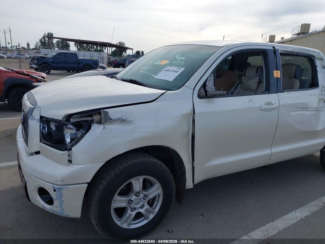 Toyota Tundra Sr5 5.7l V8
