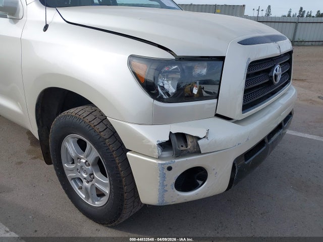 Toyota Tundra Sr5 5.7l V8