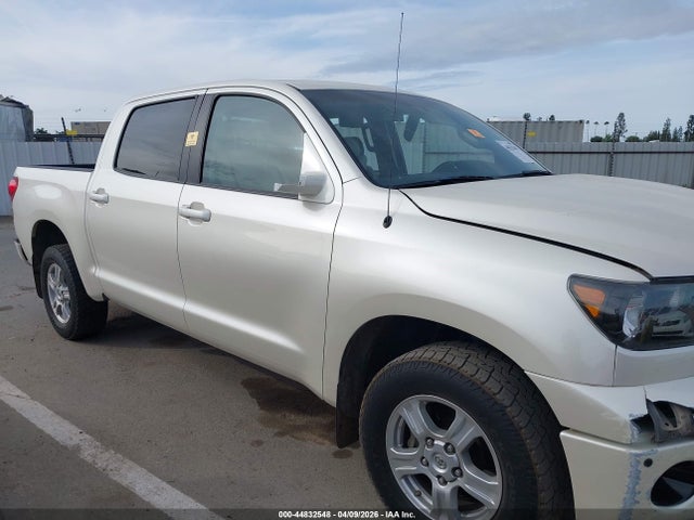 Toyota Tundra Sr5 5.7l V8