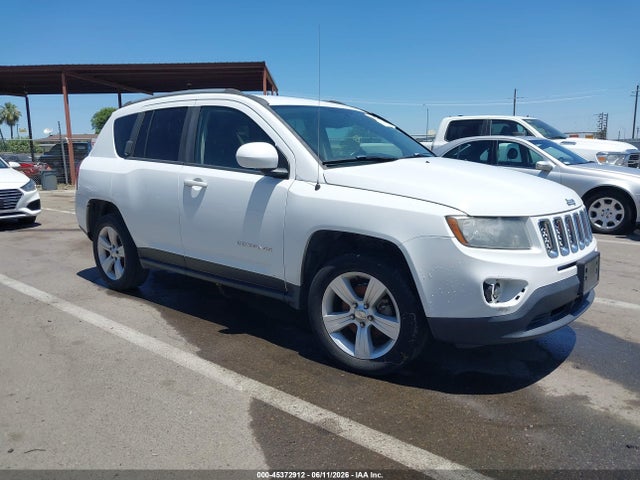 Salvage Jeep Compass Image