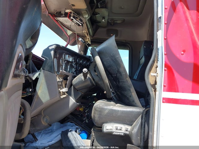 Peterbilt 389