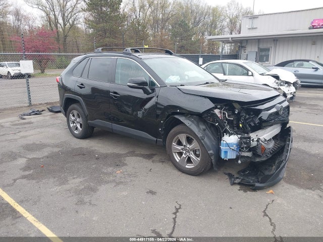 Salvage Toyota RAV4 Image