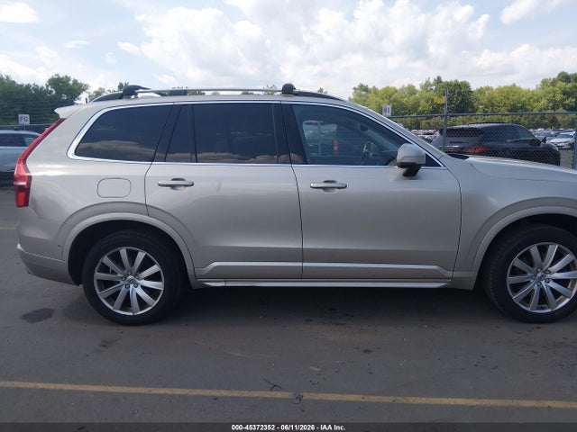 Volvo XC90 T6 Momentum