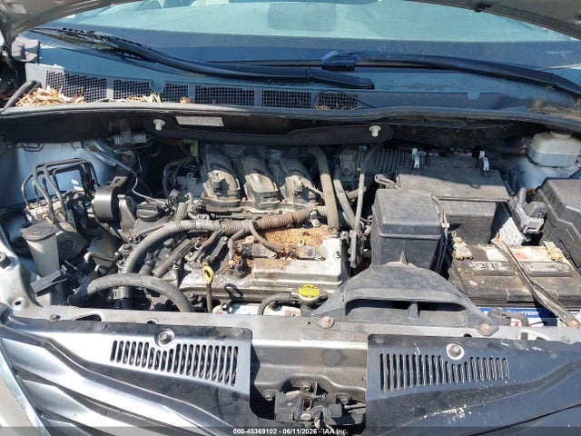Toyota Sienna Le V6 8 Passenger