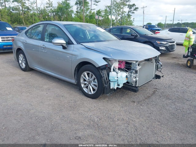 Salvage Toyota Camry Image