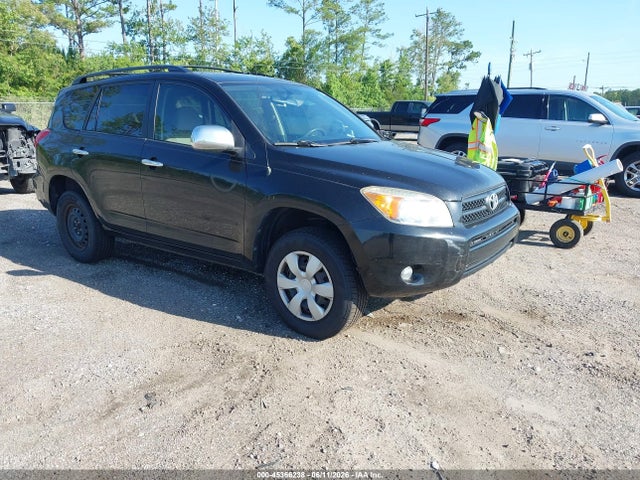 Salvage Toyota RAV4 Image