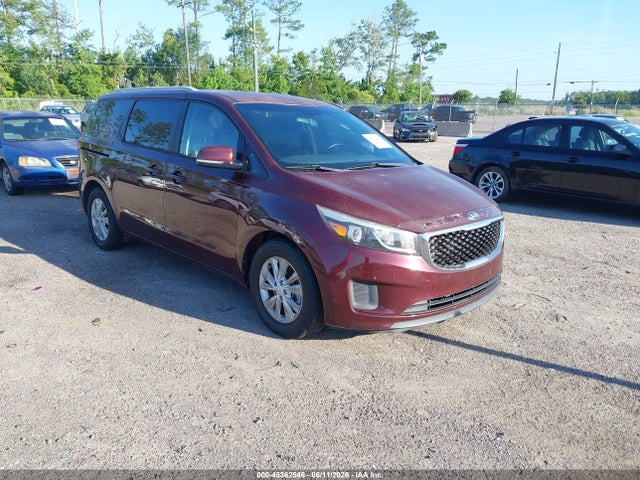 Salvage Kia Sedona Image