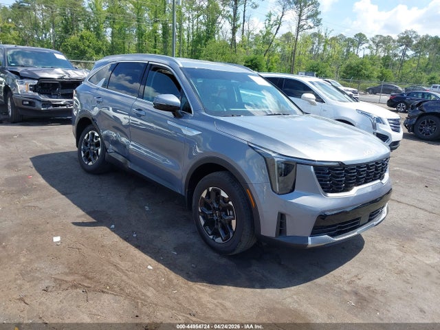 Salvage Kia Sorento Image