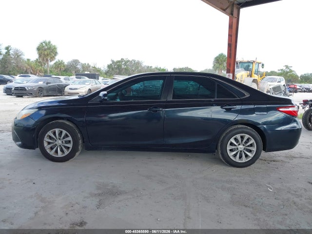 Toyota Camry Le