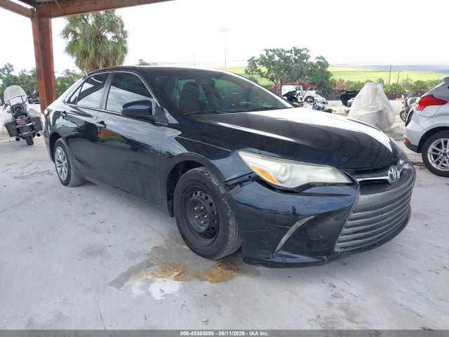 Salvage Toyota Camry Image
