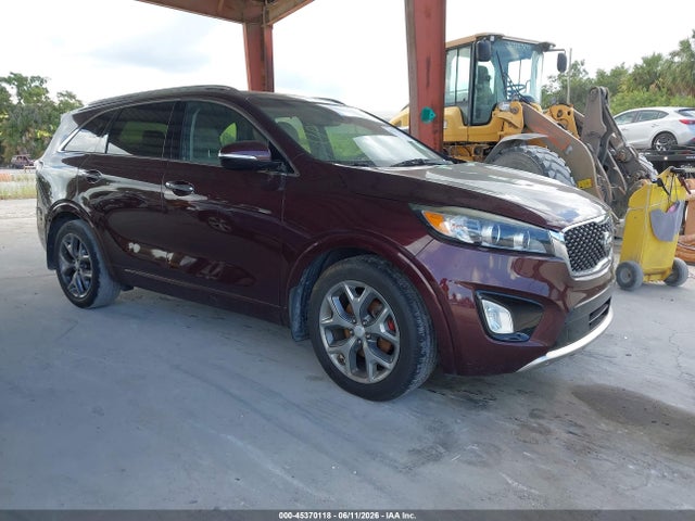 Salvage Kia Sorento Image