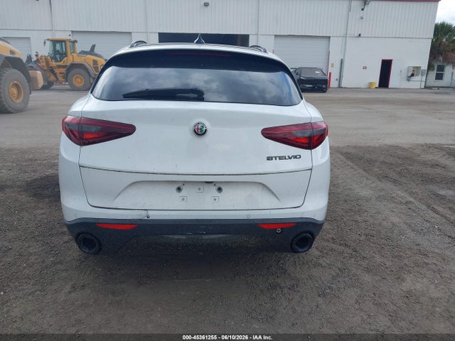 Alfa Romeo Stelvio Sport Rwd