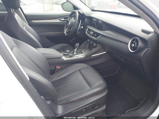 Alfa Romeo Stelvio Sport Rwd