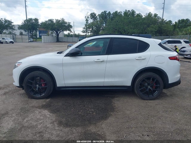 Alfa Romeo Stelvio Sport Rwd