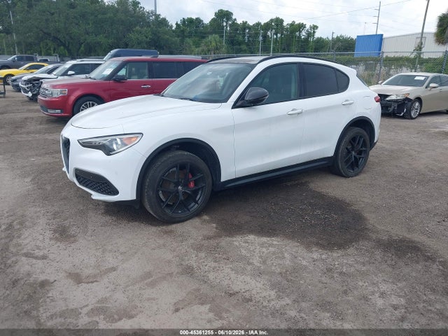 Alfa Romeo Stelvio Sport Rwd