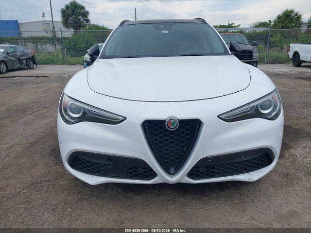 Alfa Romeo Stelvio Sport Rwd