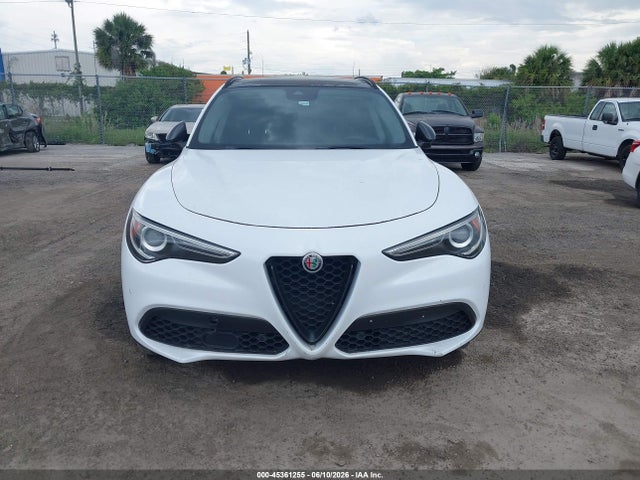 Alfa Romeo Stelvio Sport Rwd