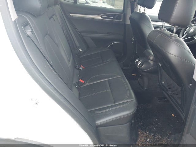 Alfa Romeo Stelvio Sport Rwd