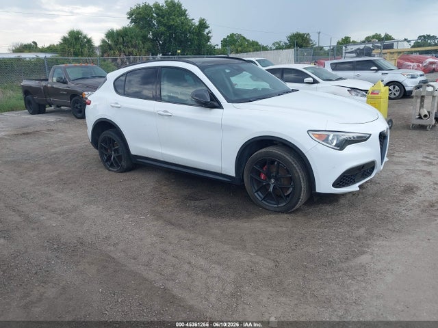 Salvage Alfa Romeo Stelvio Image