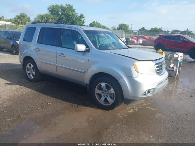 Salvage Honda Pilot Image