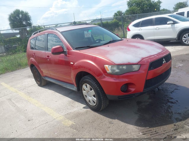 Salvage Mitsubishi Outlander Image