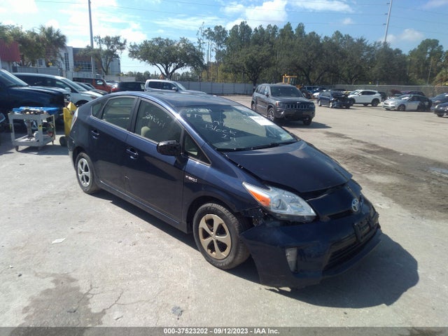 Salvage Toyota Prius Image