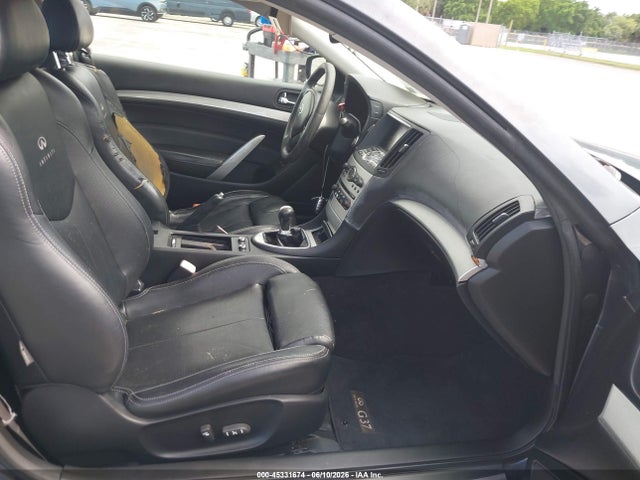 INFINITI G37 Sport