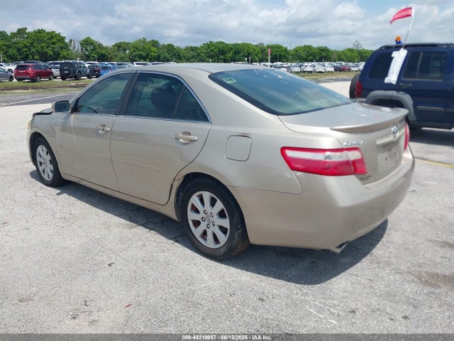 Toyota Camry Xle V6