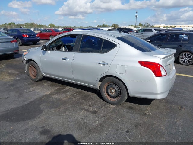 Nissan Versa