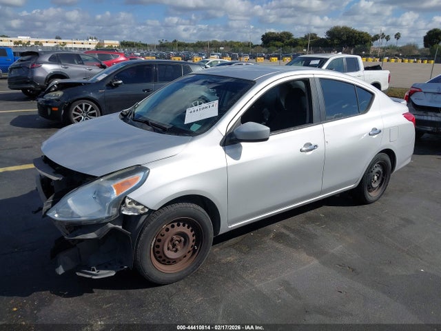 Nissan Versa