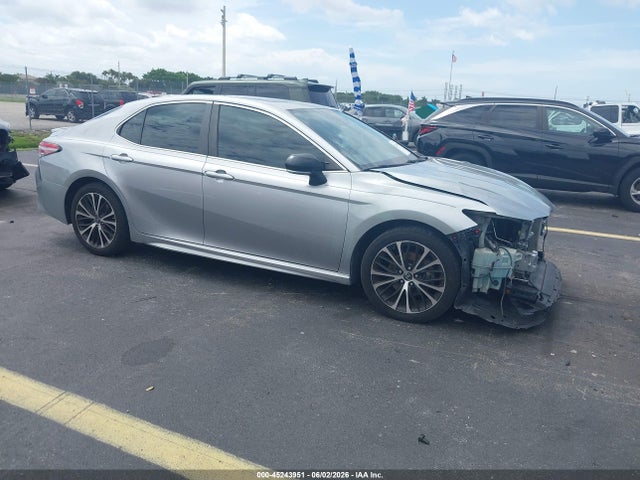 Salvage Toyota Camry Image