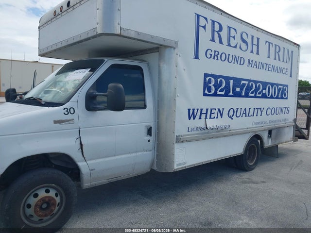 Ford E-350 Standard